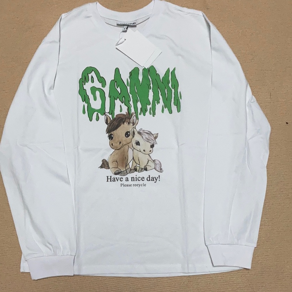 Women’s Long Graphic cotton Top size small